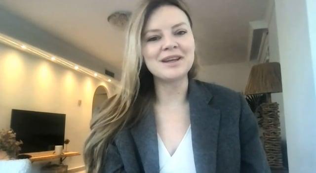 Amelie, Shadow Pages brand owner